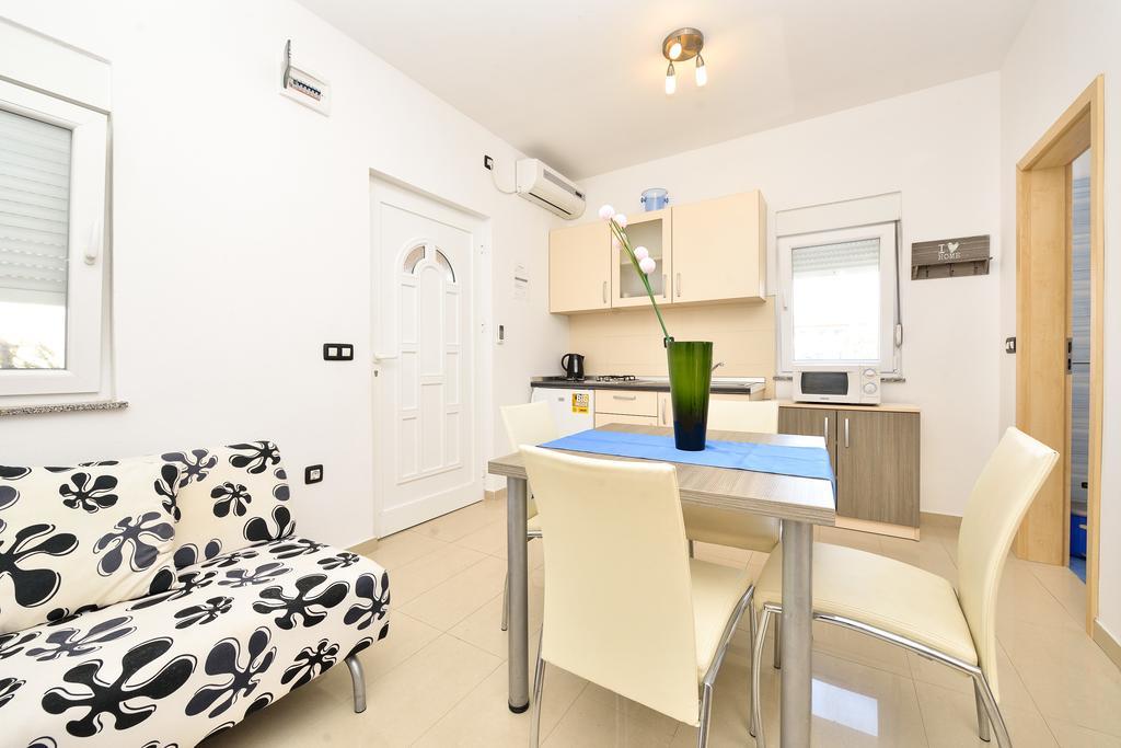 Apartments Nika & Karla บาร์บินเย ภายนอก รูปภาพ