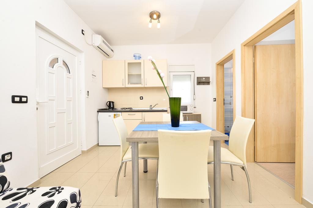 Apartments Nika & Karla บาร์บินเย ภายนอก รูปภาพ