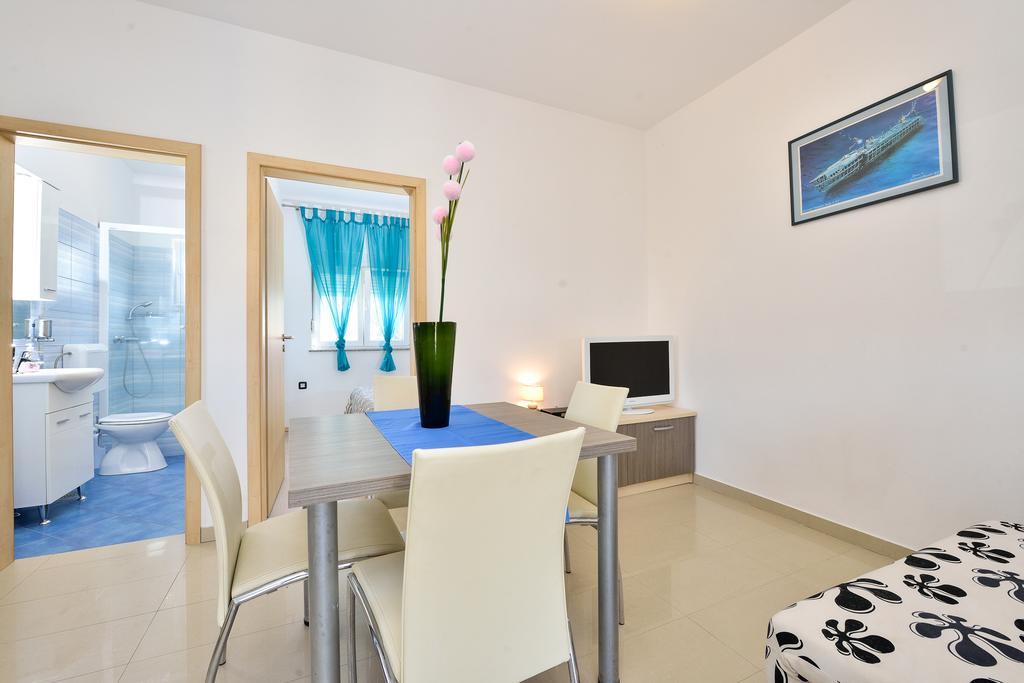 Apartments Nika & Karla บาร์บินเย ภายนอก รูปภาพ