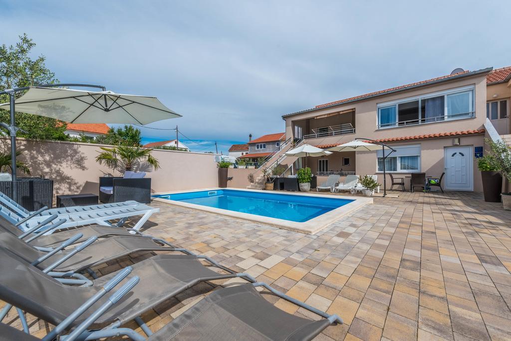 Apartments Nika & Karla บาร์บินเย ภายนอก รูปภาพ